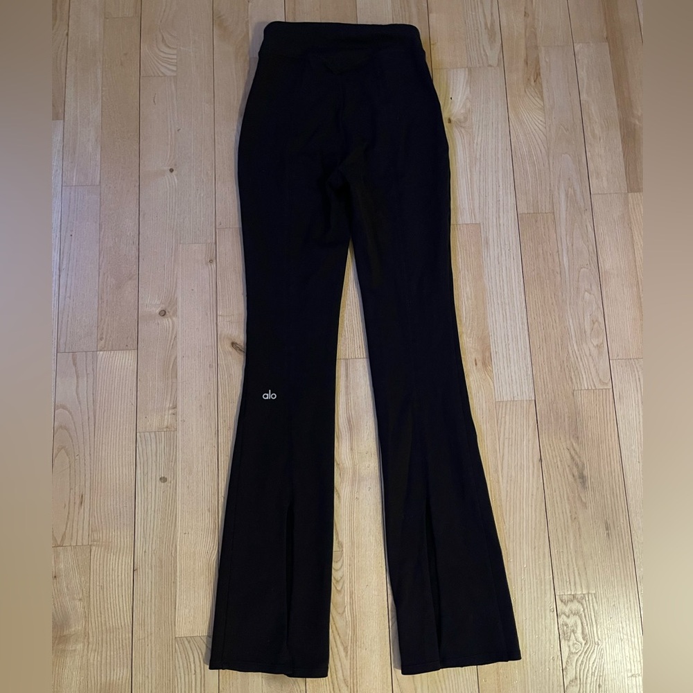 Alo yoga pants